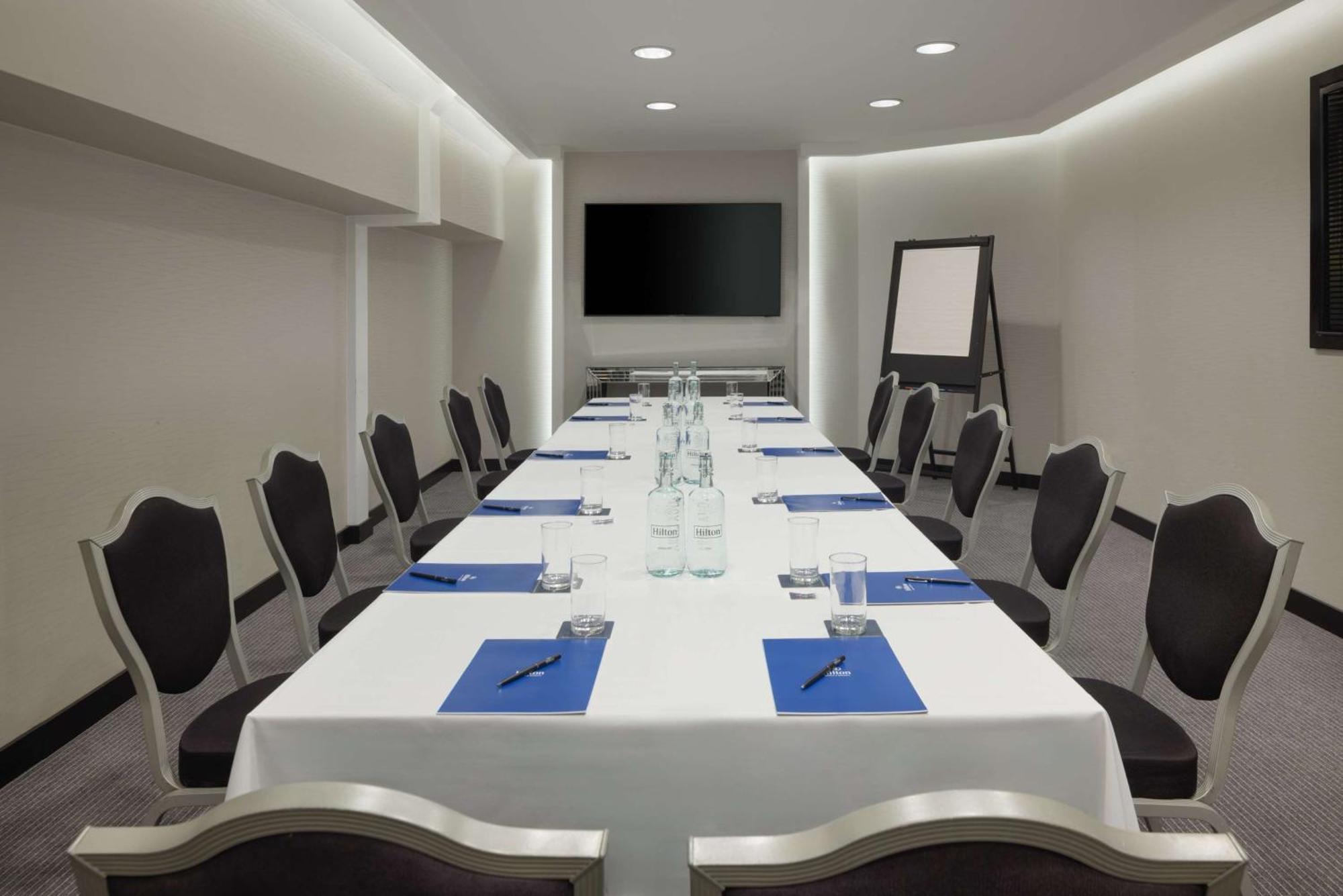 Hotel Hilton London Syon Park Brentford Esterno foto