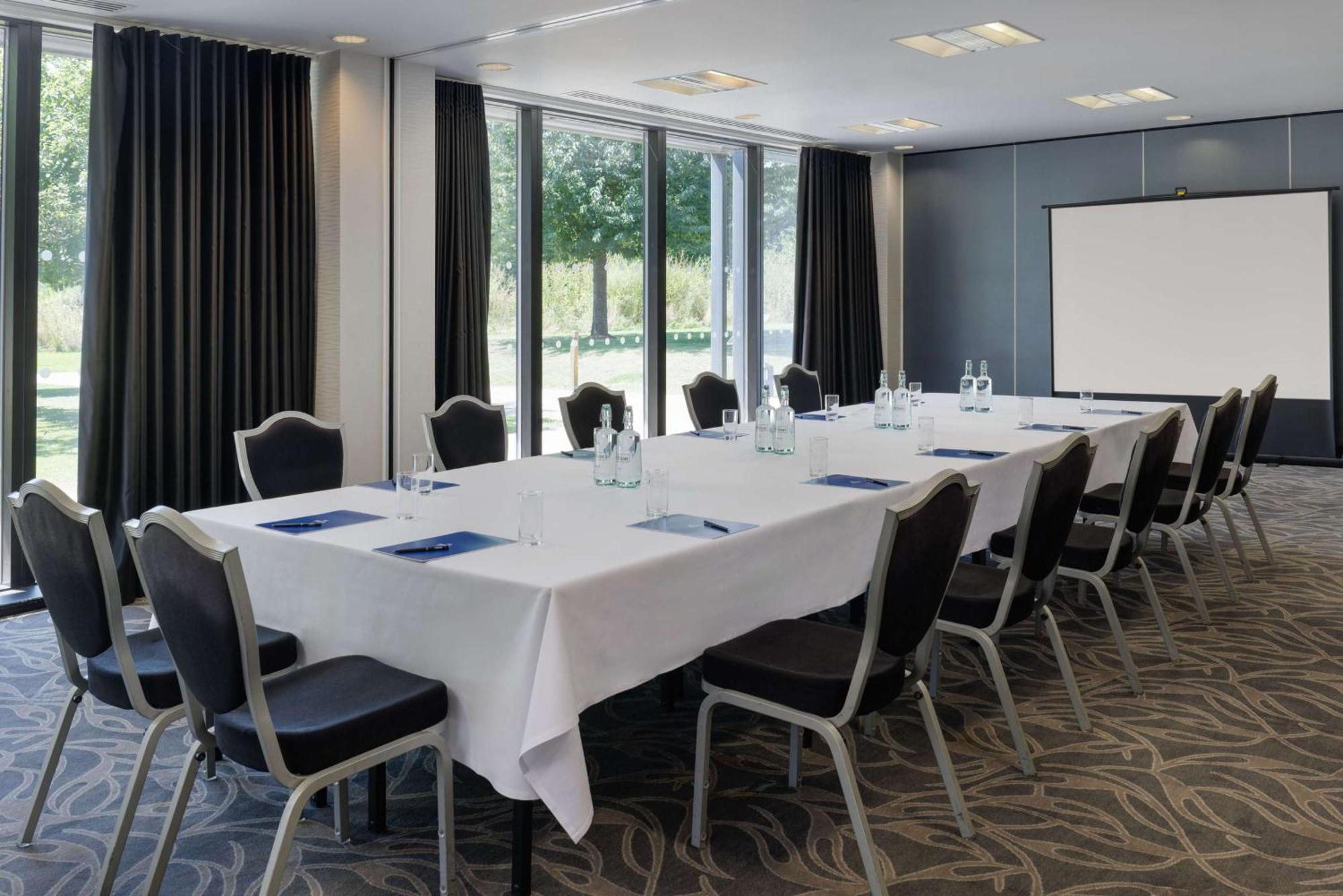 Hotel Hilton London Syon Park Brentford Esterno foto