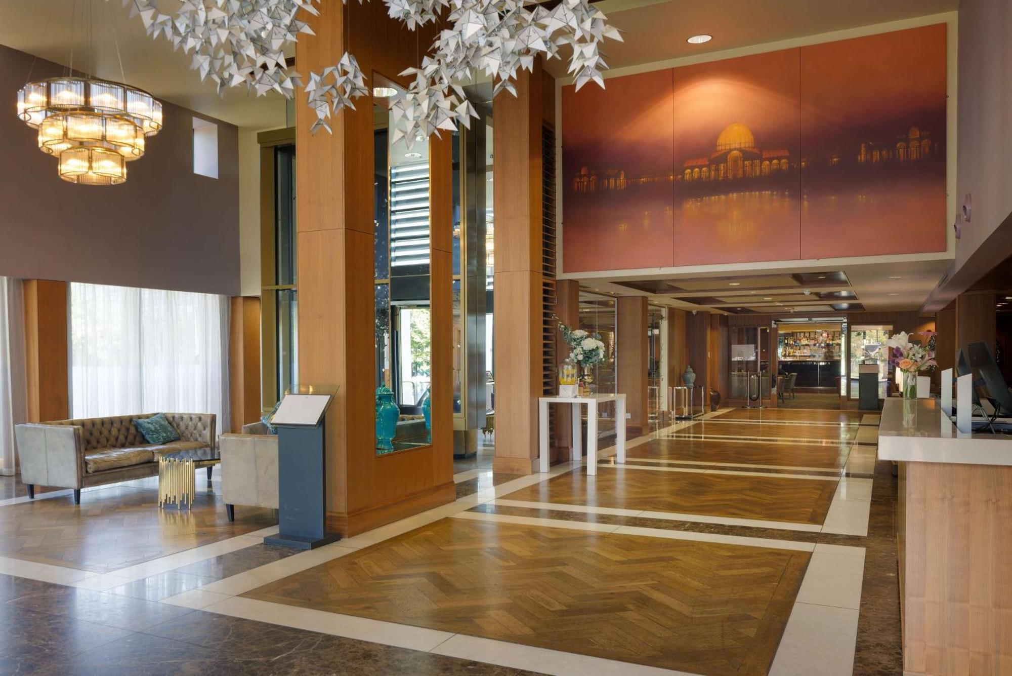 Hotel Hilton London Syon Park Brentford Esterno foto